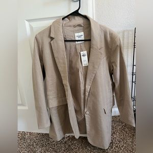 Size medium Abercrombie blazer - never worn